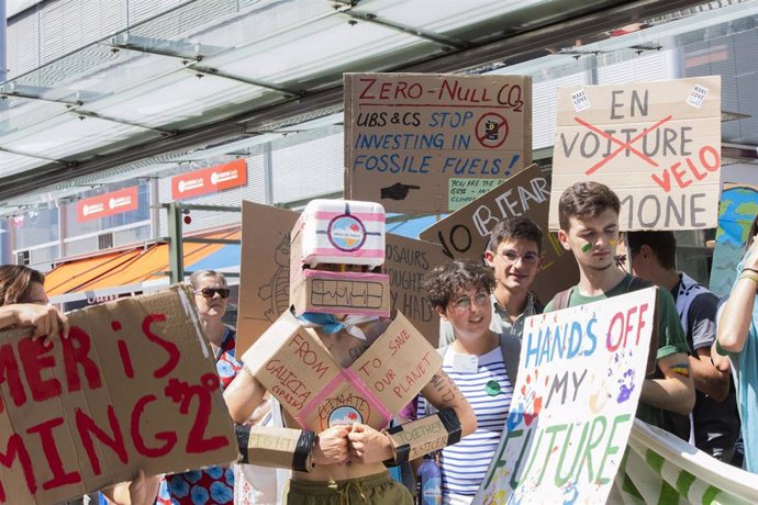 Archivo - Manifestación contra el cambio climático en Suiza, imagen de archivo.