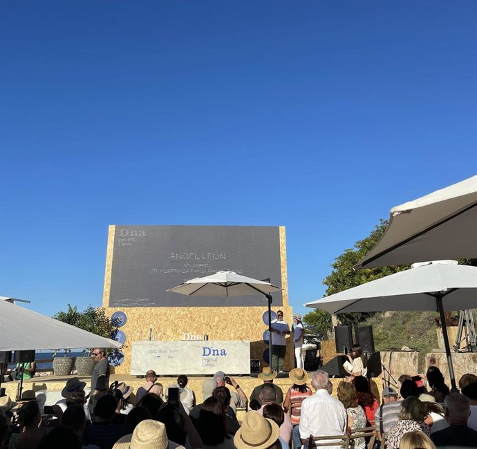 El Chef del Mar dando su conferencia.