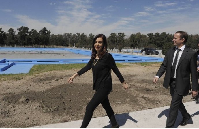 Archivo - Cristina Fernández y Martín Insaurralde en una imagen de archivo