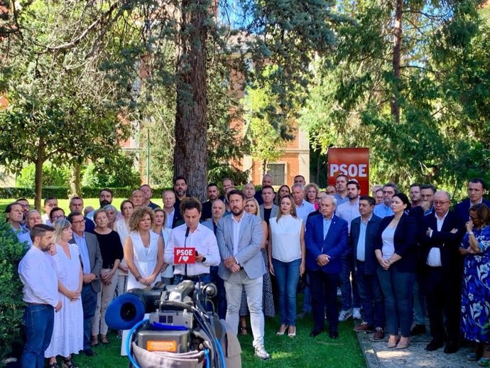 El secretario de Organización del PSN, Ramón Alzórriz, en un acto en Madrid en el que secretarios provinciales del PSOE se han sumado a un manifiesto de apoyo a Pedro Sánchez.