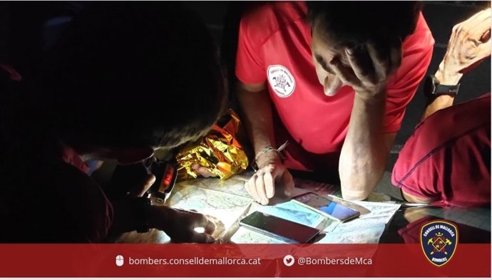 Bomberos de Mallorca participa en el rescate de un senderista francés perdido en Escorca