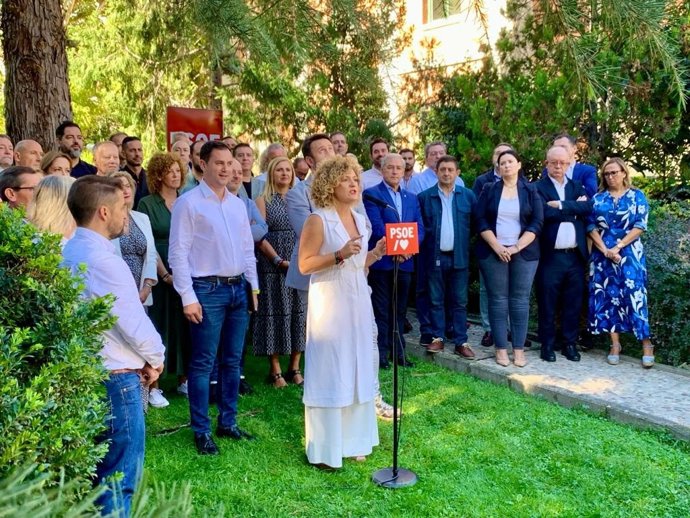 María Marrodán, a la izquierda de la imagen, entre los firmantes del manifiesto