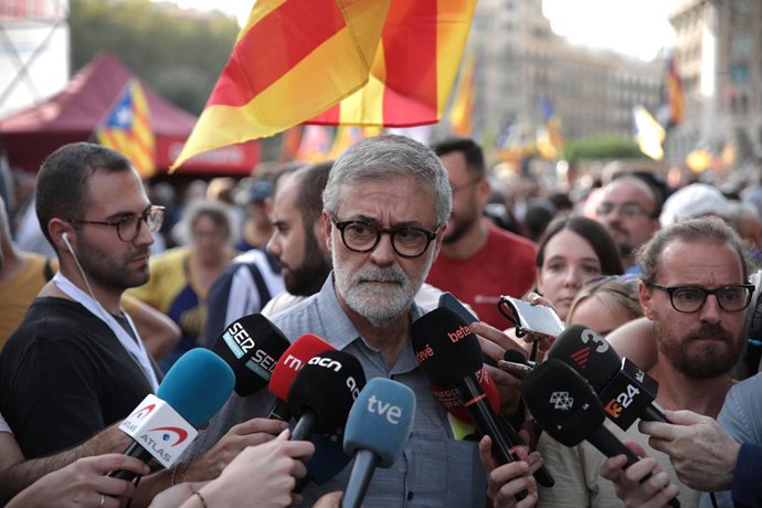 El diputat de la CUP Carles Riera en declaracions abans de l'acte 'Defensem l'1-O'