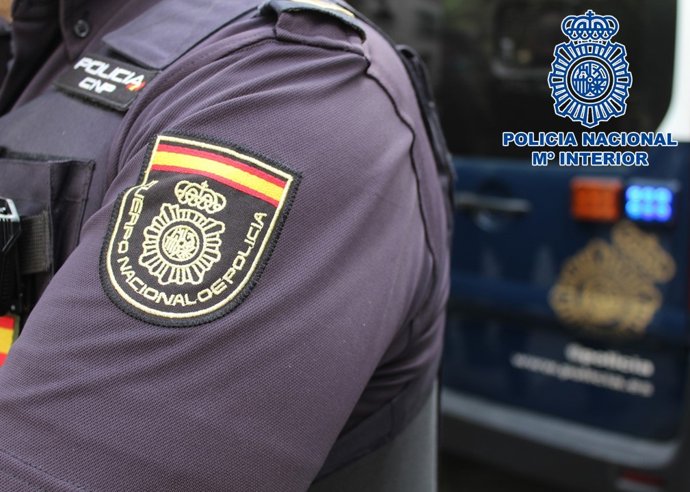 Archivo - Agente de la Policía Nacional