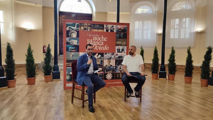 El concejal de Cultura, David Álvarez, y el director artístico de la Noche Blanca, José Castellano.