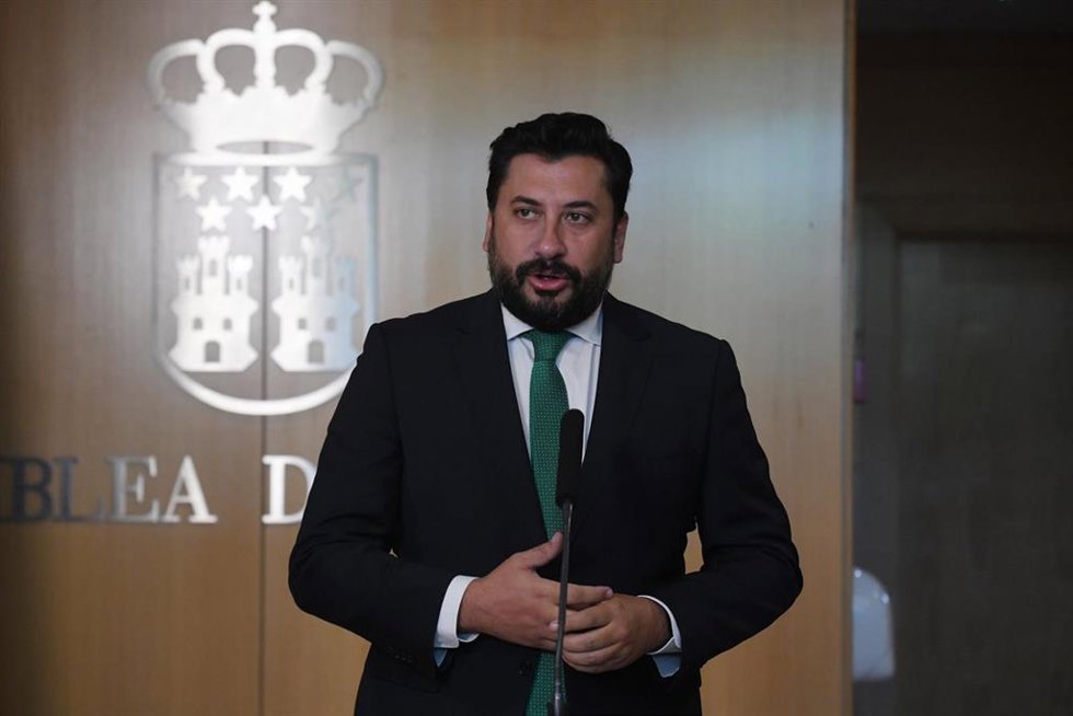 Archivo - El portavoz del PP en la Asamblea de Madrid, Carlos Díaz-Pache, comparece en la Asamblea de Madrid. Archivo.