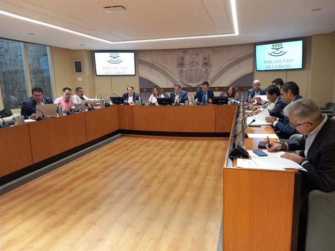 La oposición pide más apoyo a los municipios, acabar con el clientelismo y no perder Fondos Europeos a Política Local