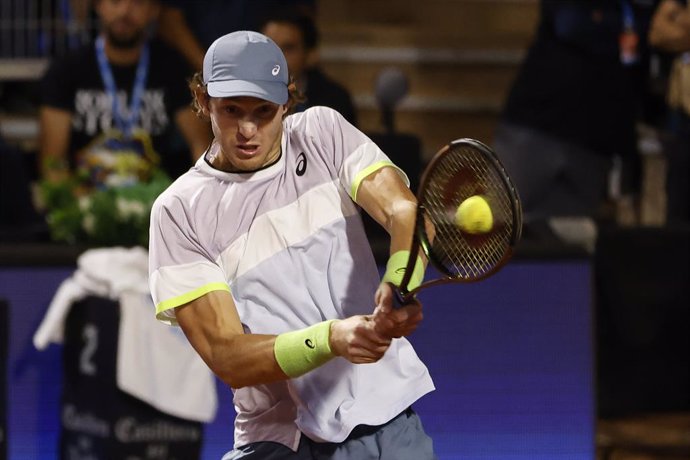 Archivo - Chile.- Tras derribar a Tsitsipas, Jarry tiene programación para 8vos del ATP de Beijing