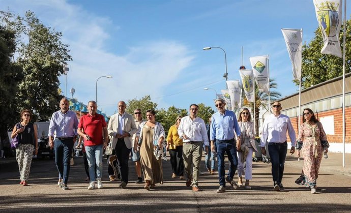 Representantes del PSOE de Extremadura y de Zafra en la Feria Ganadera.