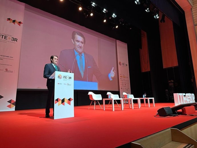Juan Carlos Suárez-Quiñones, consejero de Medio Ambiente, Vivienda y Ordenación Urbana, durante la inauguración del Congreso ITE-3R.