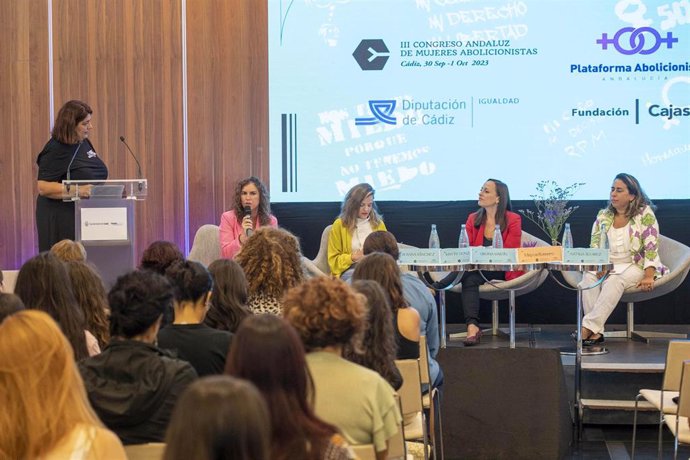 La diputada provincial de Igualdad, Susana Sánchez, interviene en el III Congreso Andaluz de Mujeres Abolicionistas en Cádiz