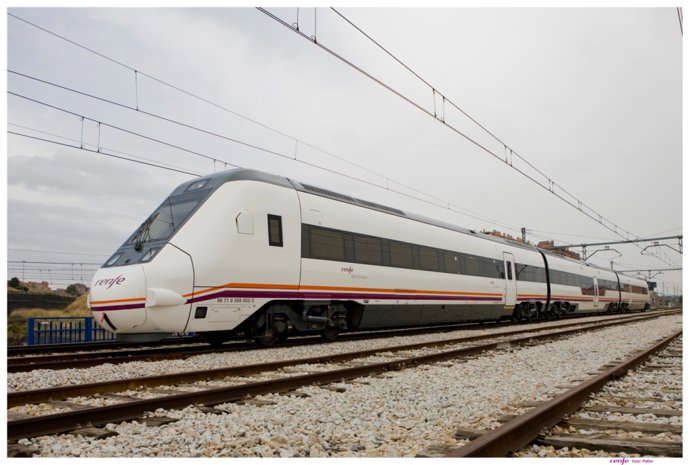 Archivo - Tren de Media Distancia