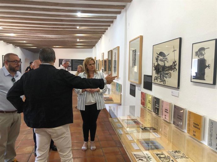 Inauguración de la sala dedicada a Ruedo Ibérico en la Fundación Antonio Pérez de Cuenca