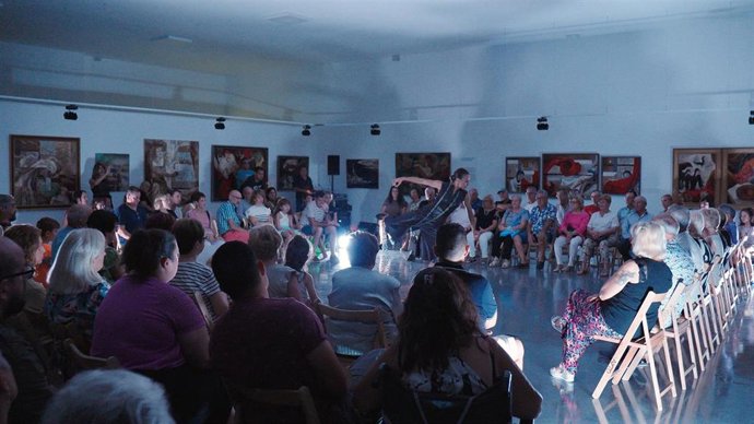 El homenaje a la mujer rural de la muestra artística 'Estoesloquehay' se exhibe en Fayón