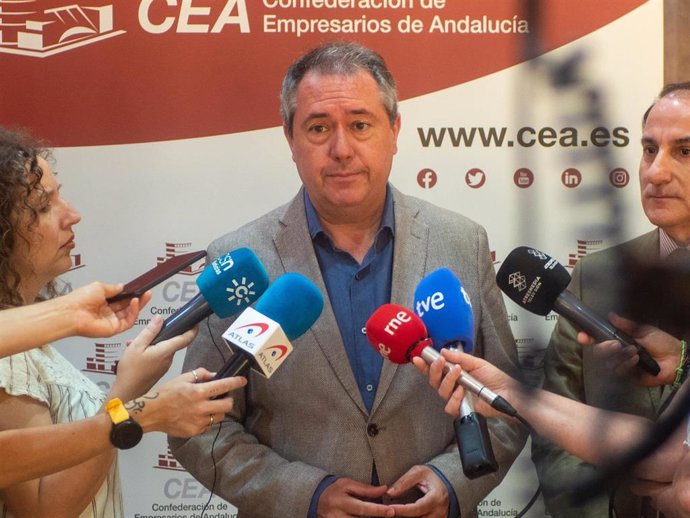 El secretario general del PSOE-A, Juan Espadas, este lunes en Sevilla