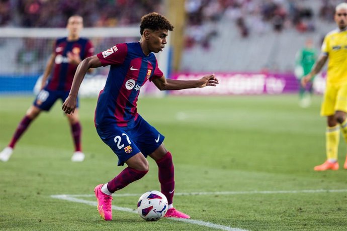 Archivo - Lamine Yamal of Fc Barcelona in action during the Spanish league, La Liga EA Sports, football match played between FC Barcelona and Cadiz CF at Estadi Olimpic Lluis Company on August 20, 2023 in Barcelona, Spain.