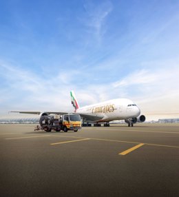 Emirates y Shell Aviation firman un acuerdo para el suministro de SAF en el centro de operaciones de Dubái