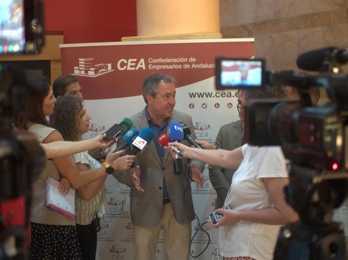 Juan Espadas, este lunes en Sevilla