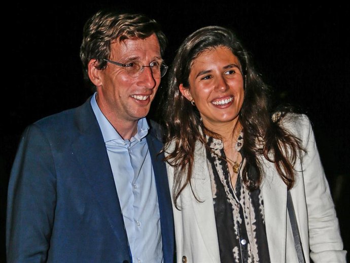 Archivo - José Luis Martínez-Almeida y Teresa Urquijo