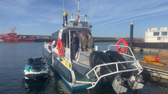 Presentación en Mazagón (Huelva) de una de las nuevas embarcaciones de inspección pesquera.
