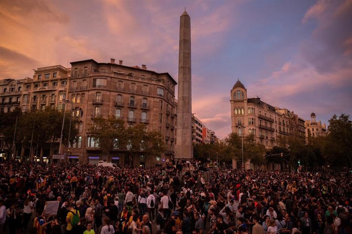 Archivo - Protestas en Barcelona contra la sentencia del procés