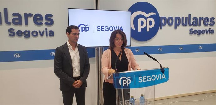 Los diputados nacionales del PP por la provincia de Segovia, María Cuesta y Pablo Pérez Coronado.