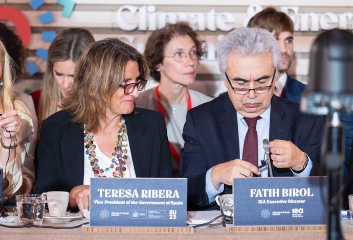 El director de la Agencia Internacional de la Energía, Faith Birol, y la vicepresidenta tercera del Gobierno en funciones, Teresa Ribera, anfitriones de una Cumbre de Energía y Clima este lunes en Madrid.