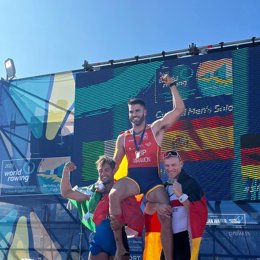 Adrián Miramón se proclama campeón del mundo de remo tras ganar el Beach Sprint