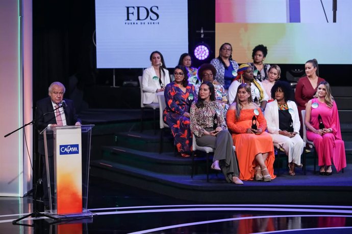 BOGOTÁ, 7 de marzo de 2023.  En la versión 34 del Premio Cafam a la Mujer, el jurado elegido dentro de las 26 candidatas a Maria Paulina Avila Orozco, representante de Nariño, fundadora y directora de la fundación Prema. (Colprensa - John Paz)