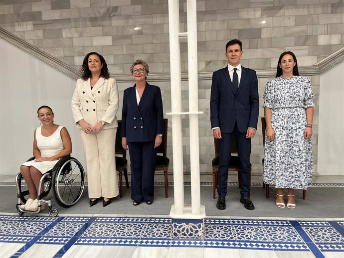 Maruja Pelegrín García, María de los Ángeles Román Blaya, Alfonso Fernando Cerón Morales, Sonia Ruiz Escribano y Josefa Carreño AriaS, nuevos diputados de la Asamblea Regional de Murcia