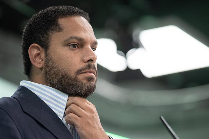 El secretario general de VOX, Ignacio Garriga, durante una rueda de prensa tras la reunión del Comité de Acción Política de VOX, en la sede nacional del partido. 