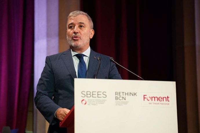 El alcalde de Barcelona y presidente del AMB, Jaume Collboni, en una conferencia organizada por Foment del Treball.