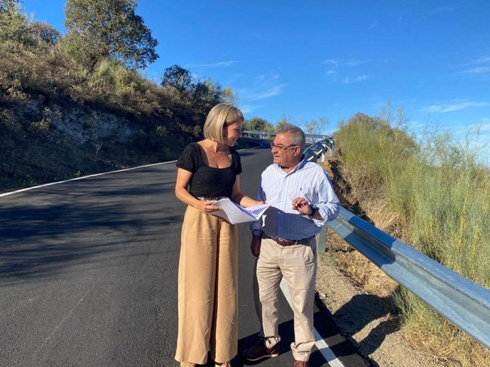 La Diputación de Málaga financia con 363.000 euros la mejora de 5,5 kilómetros del camino de Los Portales en Casabermeja.