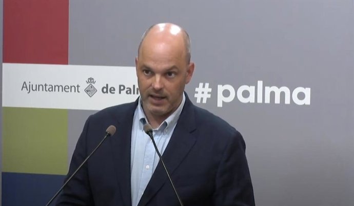 El regidor de Urbanismo, Vivienda y Proyectos Estratégicos, Óscar Fidalgo, en rueda de prensa.