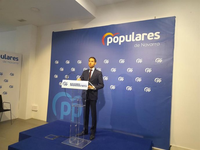 El diputado del PP por Navarra, Sergio Sayas, en la rueda de prensa