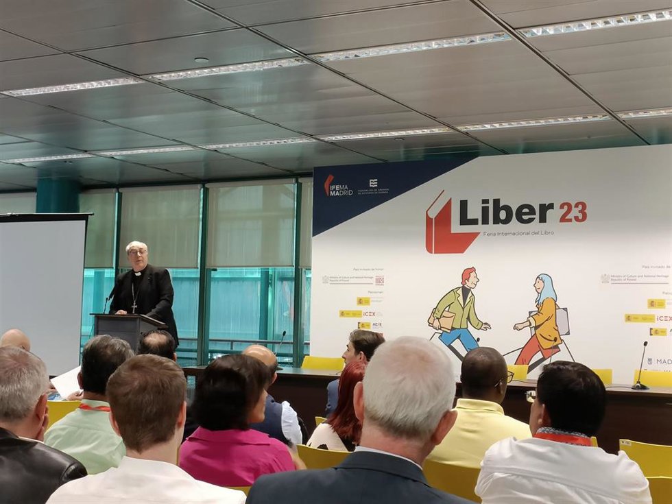 El secretario general de la CEE, Francisco César García Magán, en la V Jornada sobre el Libro Religioso
