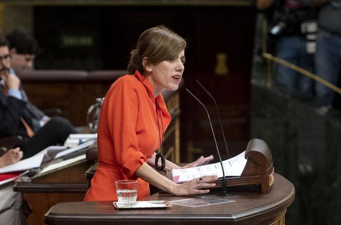 La portavoz de Sumar en el Congreso, Marta Lois, interviene durante la segunda votación de la investidura del líder del Partido Popular, en el Congreso de los Diputados, a 29 de septiembre de 2023, en Madrid (España). 