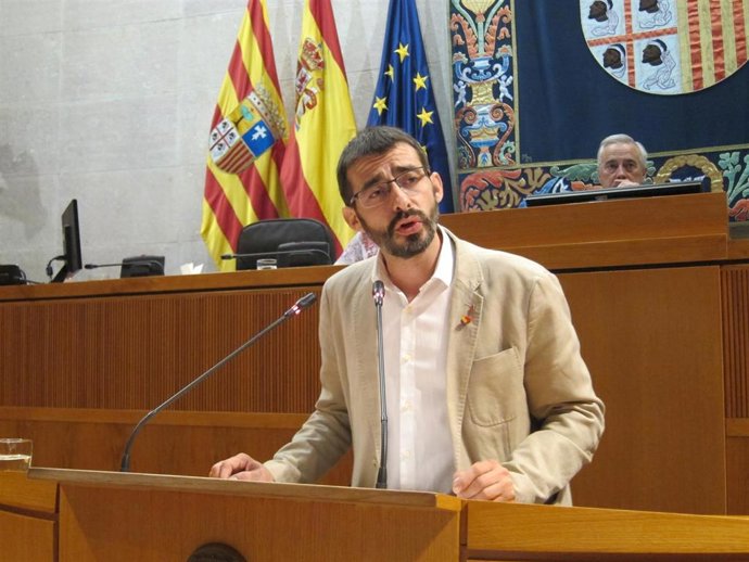 Archivo - El diputado de IU, Álvaro Sanz.