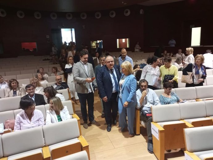 El consejero de Sanidad, Alejandro Vázquez, a su entrada al salón de actos del Campus Viriato