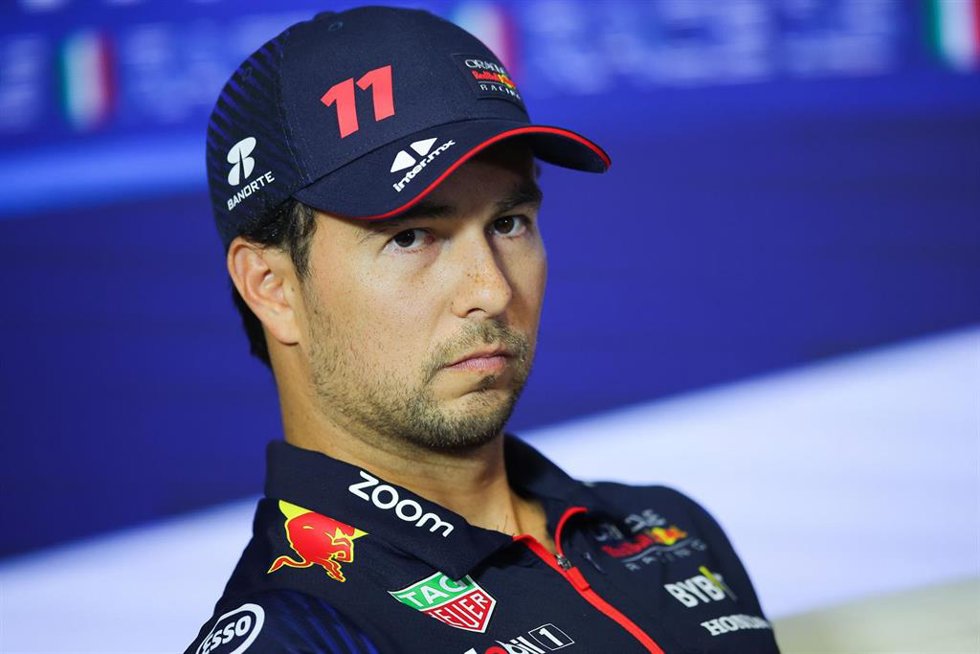 Archivo - El piloto mexicano Sergio Pérez (Red Bull), ante los medios. 