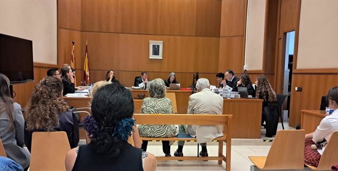 Juicio al exnúmero 2 del Palau de la Música Jordi Montull y a su esposa Merc Mir por pesuntamente ocultar bienes para evitar pagar indemnizaciones por el caso Palau. En la Audiencia de Barcelona el 3 de octubre de 2023.