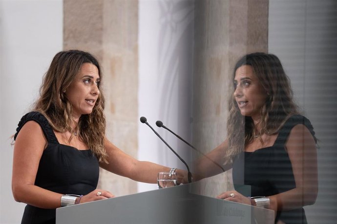 La portavoz del Govern de la Generalitat, Patrícia Plaja, ofrece una rueda de prensa posterior a una reunión del Consell Executiu, en el Palau de la Generalitat, a 26 de septiembre de 2023, en Barcelona, Catalunya (España). La portavoz del Govern, Patrí