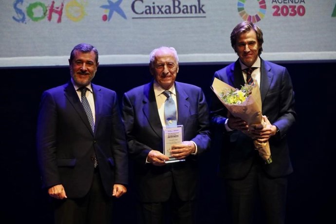 La Junta subraya la labor social que realiza la Fundación Fragela de Cádiz en el Día del Mayor