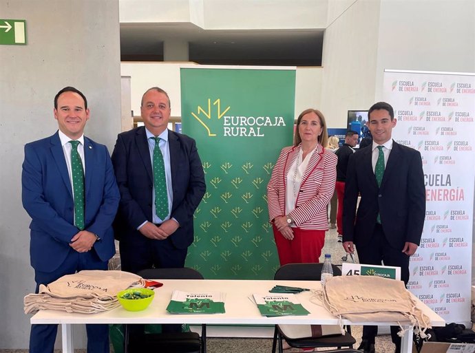 Expositor de Eurocaja en la Feria del Empleo de Burgos.