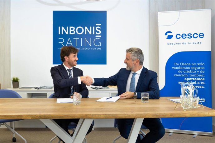 Firm del acuerdo entre Cesce y la agencia calificadora Inbonis.