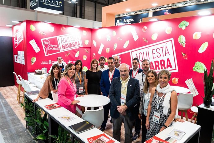 El consejero Aierdi ha visitado el stand de Navarra.