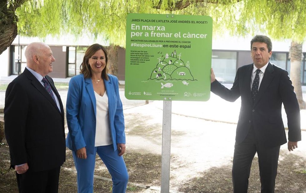 El president de la Generalitat, Carlos Mazón, y la alcaldesa de Valncia participan en el acto de inauguración de la nueva sede de la Asociación Española contra el Cáncer (AECC), junto a su presidente Tomás Trenor