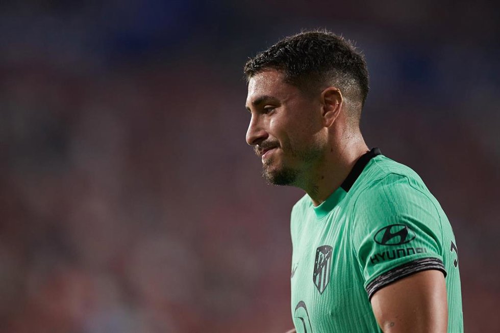 El central uruguayo José María Giménez (Atlético de Madrid), ante Osasuna. 
