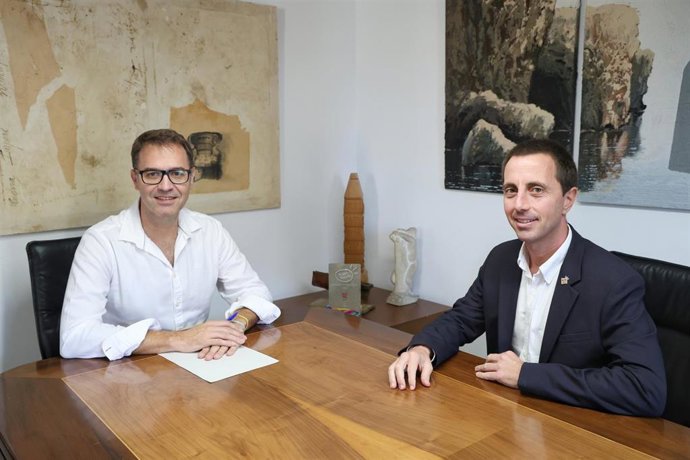 El alcalde de Manacor, Miquel Oliver, y el presidente del Consell de Mallorca, Lloren Galmés.