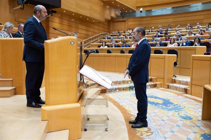 El expresidente del Gobierno de Aragón, Javier Lambán, toma posesión de su cargo de senador por designación autonómica.